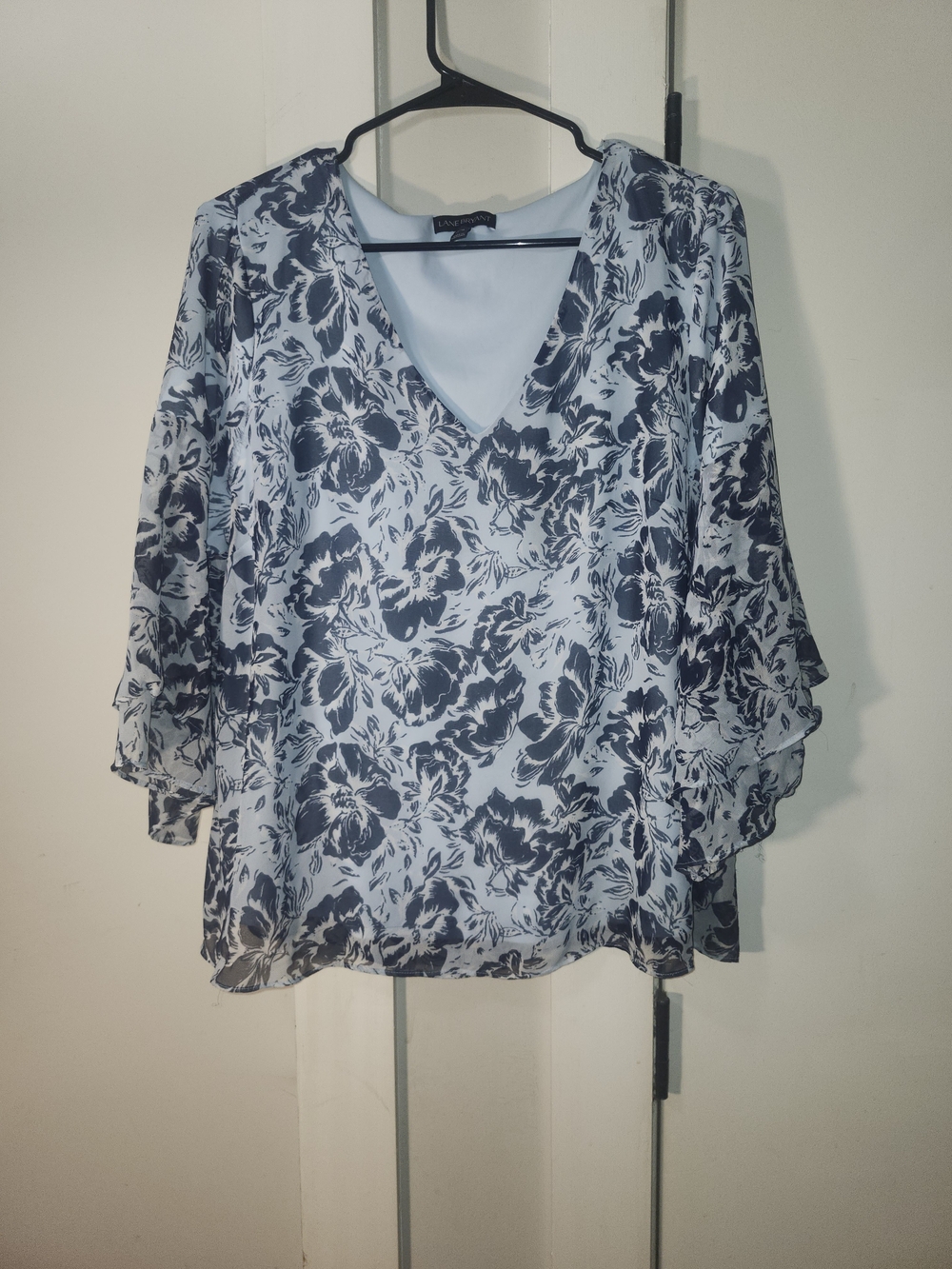 Lane Bryant Sky Blue Floral V-Neck Flutter Sleeve Blouse